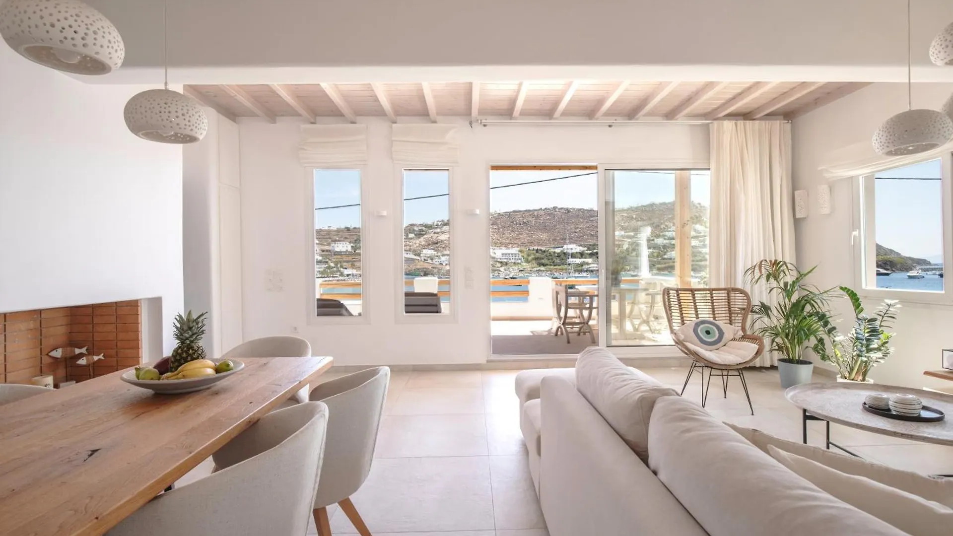 Pursue Your Day Dreams Ornos  0*, Ornos (Mykonos)
